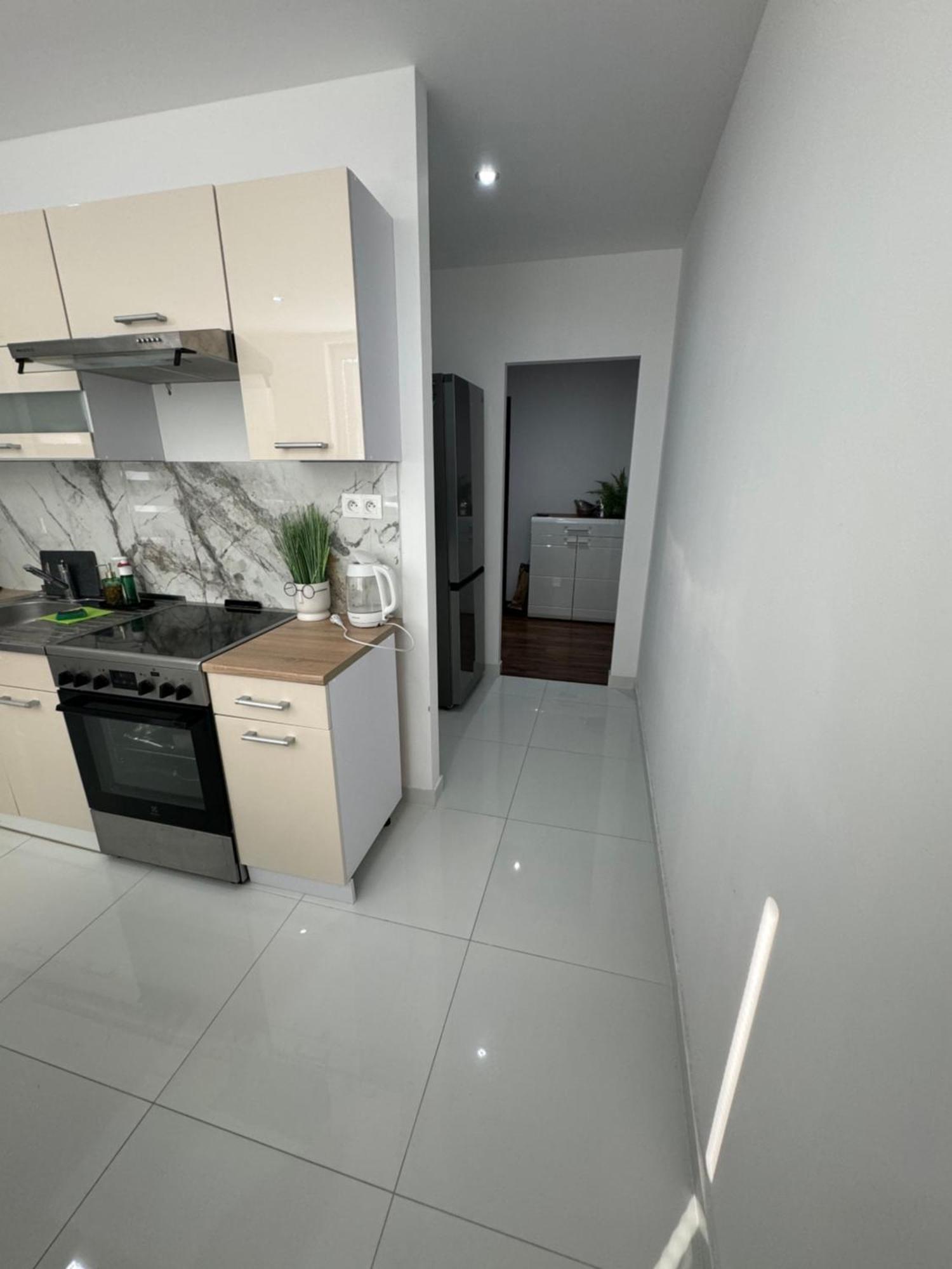 Peti Apartman Centrum Galanta Zewnętrze zdjęcie